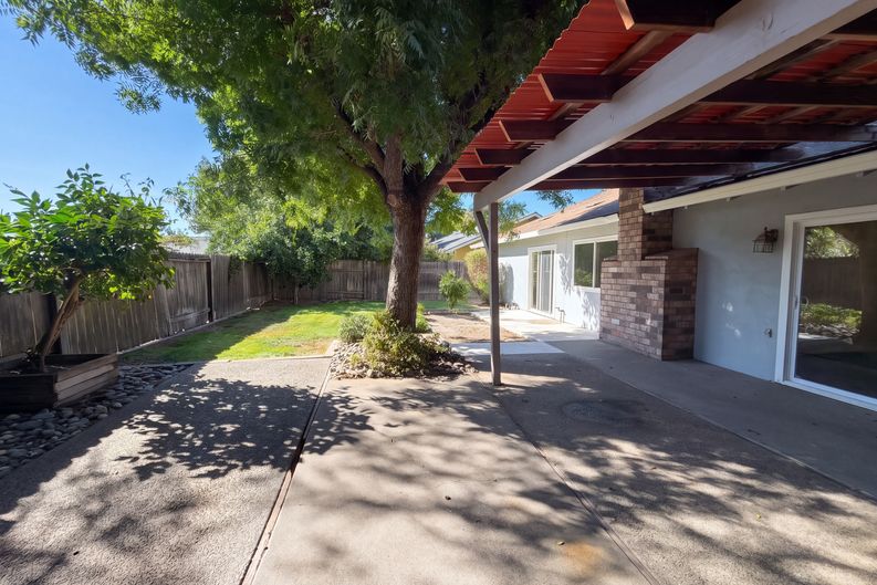 Photo 30 of 36 of 6800 Havenhurst Dr, Sacramento, CA