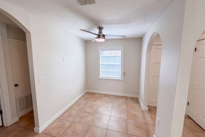 Photo 7 of 20 of 411 Dorchester Sq, Lake Mary, FL