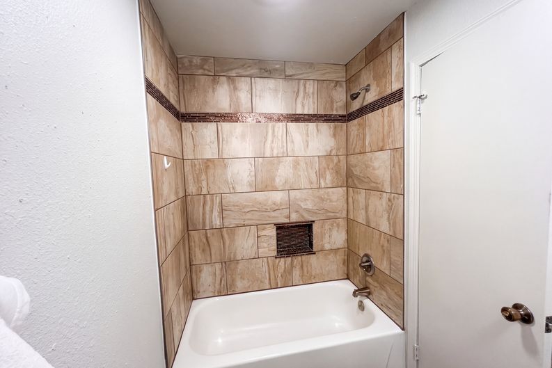 Photo 15 of 20 of 3206 Lansbrook Ct, Duncan, OK