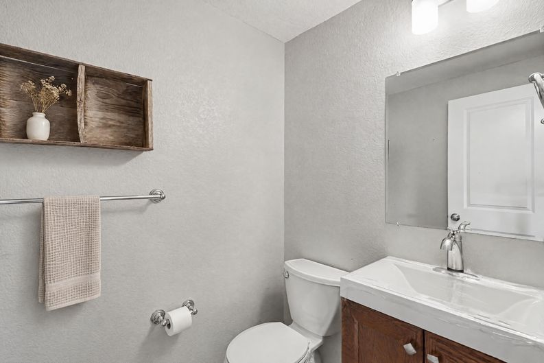 Photo 12 of 20 of 701 Eldora Pl, Longmont, CO