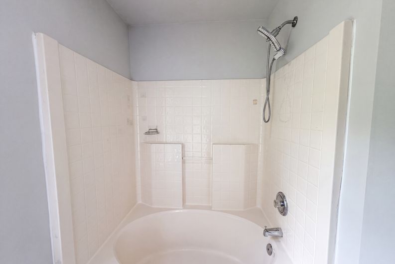 Photo 13 of 21 of 11220 Northwoods Forest Dr, Charlotte, NC