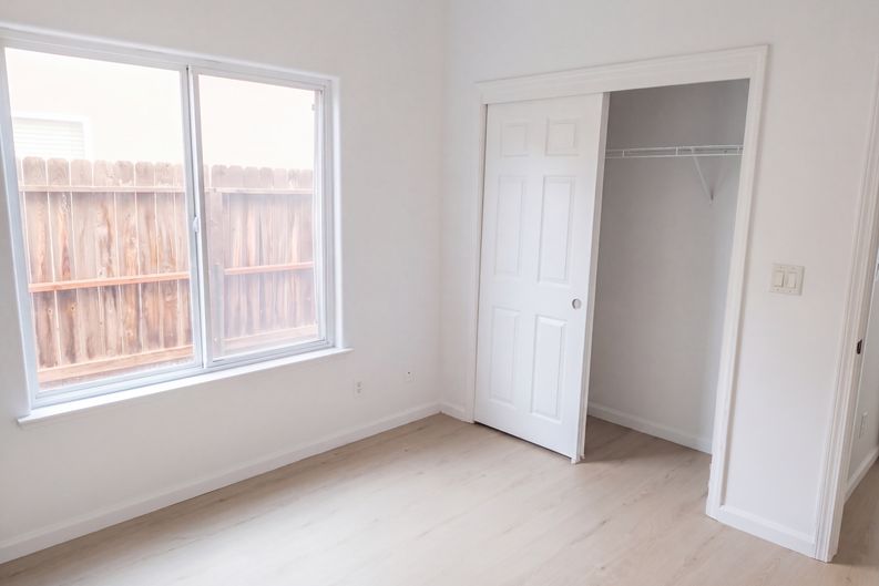 Photo 11 of 29 of 5333 W Norwich Ave, Fresno, CA