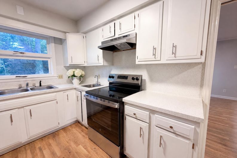 Photo 7 of 19 of 1524 Mt Holly Huntersville Rd, Charlotte, NC