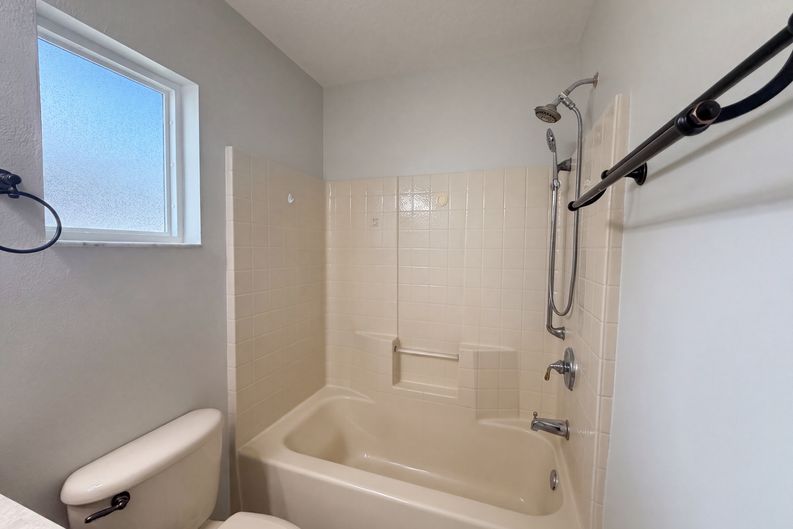 Photo 16 of 20 of 1360 Wildberry Ln, Deltona, FL