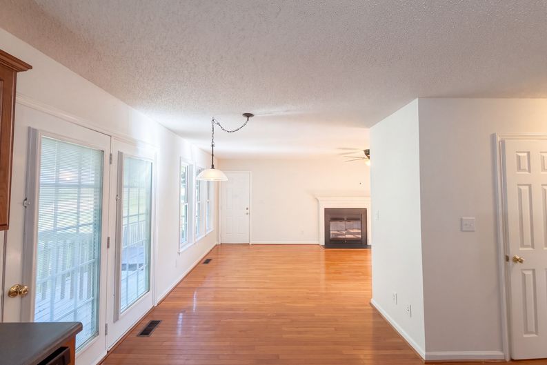 Photo 6 of 19 of 3888 Courtland Cir, Thomasville, NC