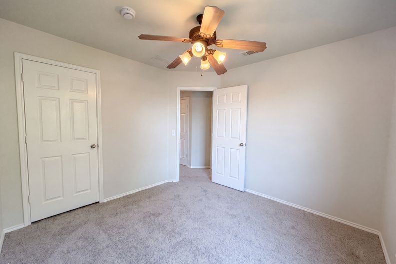 Photo 15 of 26 of 10636 Traymore Dr, Fort Worth, TX