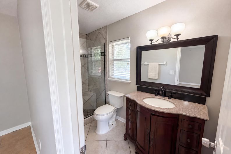Photo 19 of 29 of 17802 Jefferson St, Oakland, FL