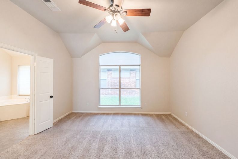 Photo 10 of 17 of 1441 Forest Oaks Ct, Frisco, TX