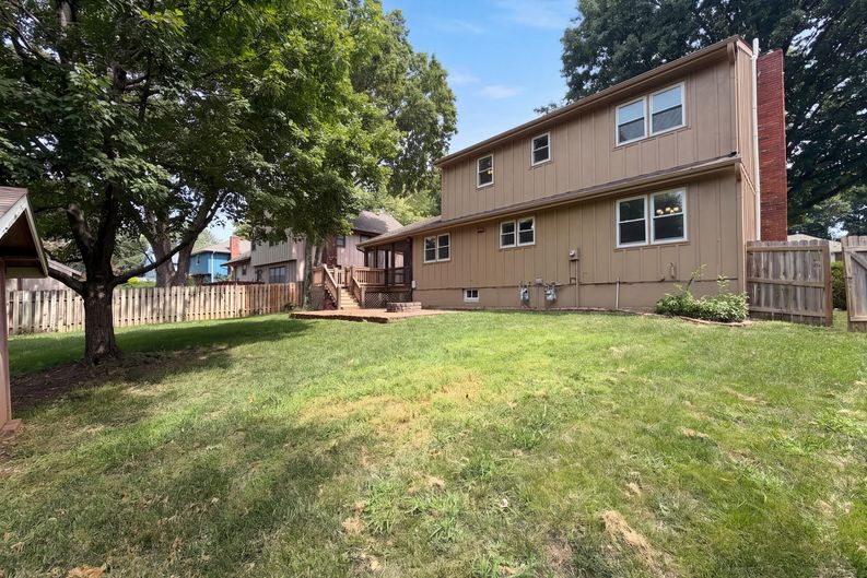 Photo 5 of 39 of 14224 S Raintree Dr, Olathe, KS