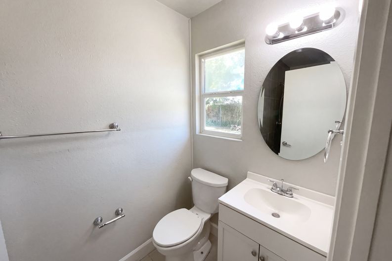 Photo 14 of 18 of 7303 Havenbrook Dr, San Antonio, TX