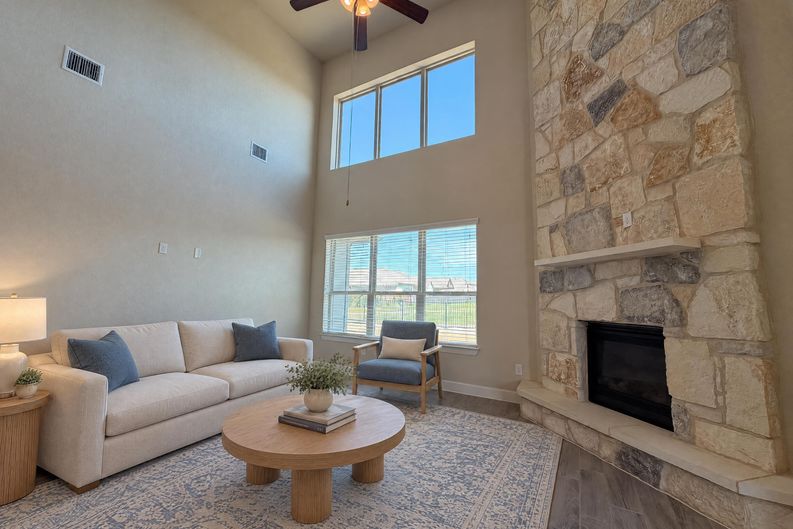 Photo 3 of 20 of 717 Silver Fox, Cibolo, TX
