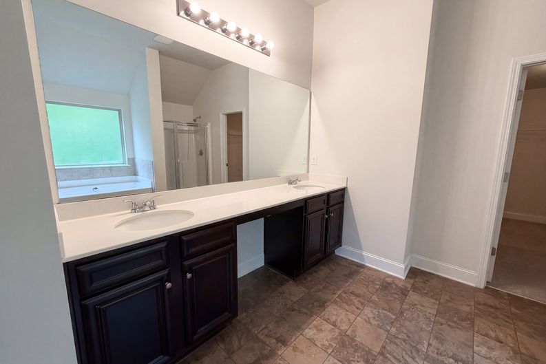 Photo 14 of 19 of 2627 Glenbrook Ln, Conyers, GA