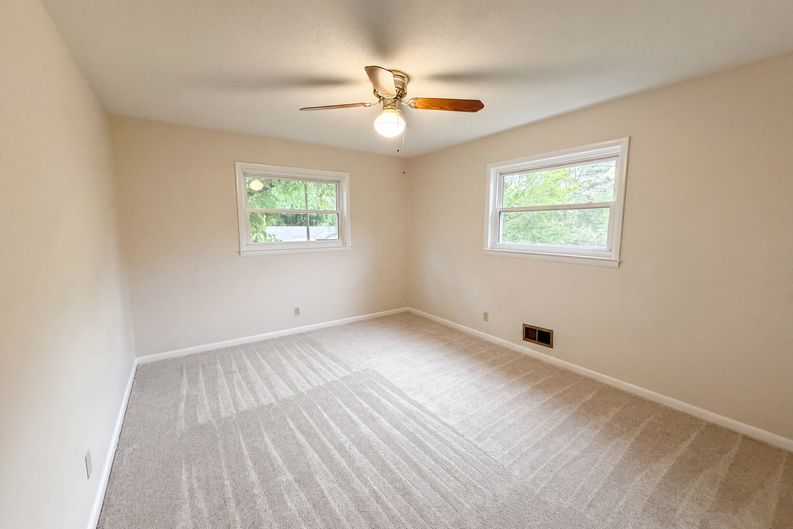 Photo 10 of 16 of 128 Greenview Dr, Kannapolis, NC
