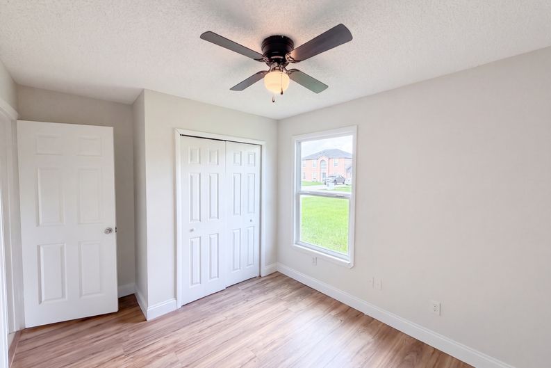 Photo 12 of 20 of 1336 Nadine Dr, Deltona, FL