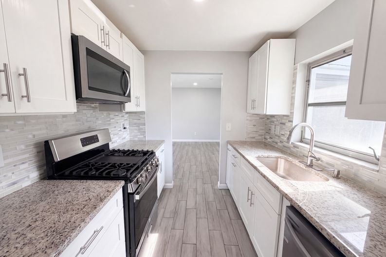 Photo 6 of 19 of 2096 W Atmore Cir, Deltona, FL