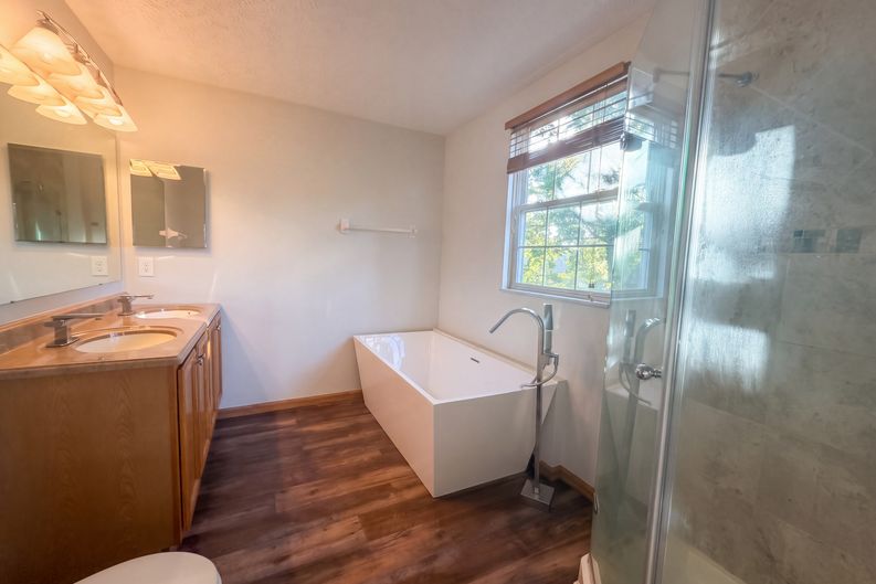 Photo 19 of 40 of 232 Brownstone Ct, Westerville, OH