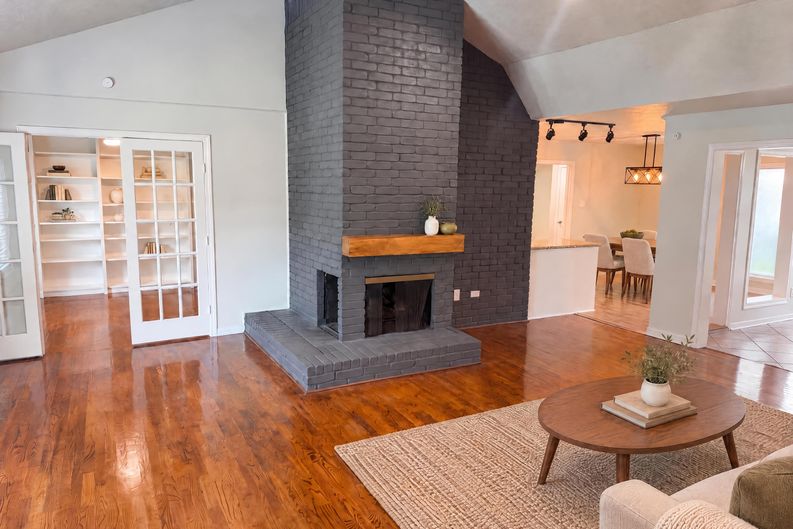 Photo 3 of 26 of 14923 Aspen Hills Dr, Houston, TX