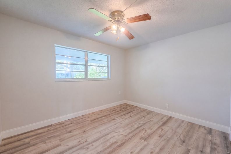 Photo 4 of 23 of 400 SW Golfview Ter, Boynton Beach, FL