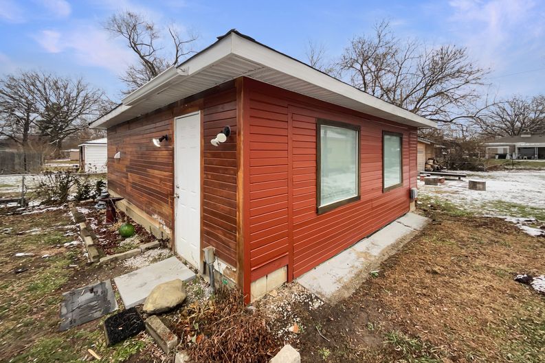 Photo 15 of 17 of 4055 N Grand Ave, Indianapolis, IN