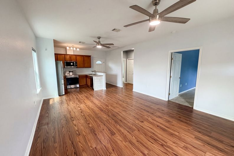 Photo 3 of 17 of 4414 Edward St, Texas City, TX