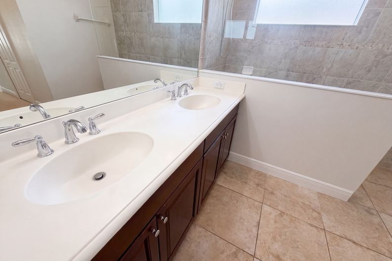 Photo 26 of 47 of 1416 Hickory View Cir, Parrish, FL