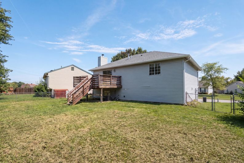 Photo 5 of 19 of 71 Westridge Pl, Greenwood, IN