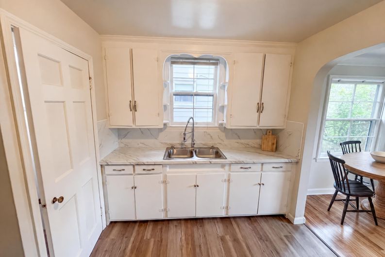 Photo 10 of 50 of 16316 Walden Ave, Cleveland, OH