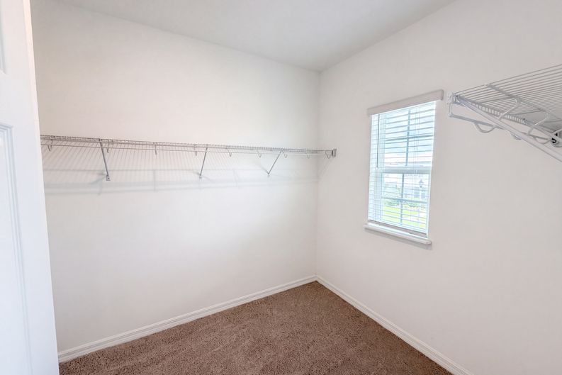 Photo 17 of 40 of 1572 Astoria Arbor Ln, Orlando, FL