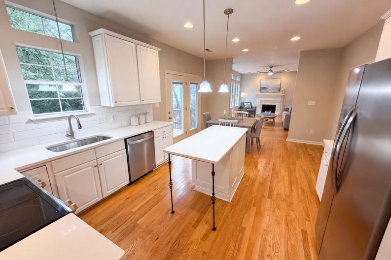 Photo 7 of 38 of 6306 Oxwynn Ln, Charlotte, NC