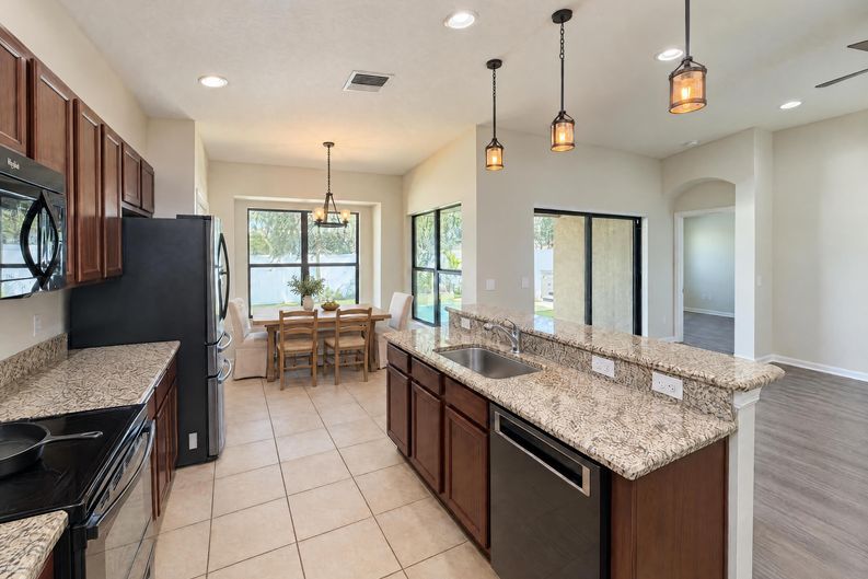 Photo 9 of 30 of 14337 Saltby Pl, Spring Hill, FL