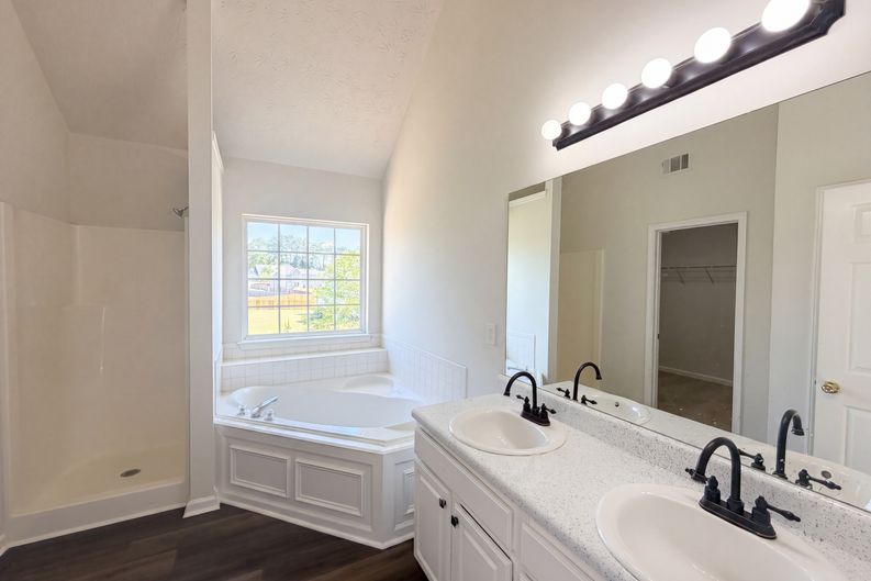 Photo 13 of 25 of 2925 Lake Port Dr, Snellville, GA