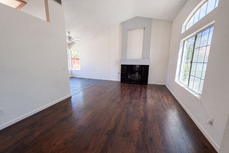 Photo 3 of 19 of 13154 Oberlin Ave, Victorville, CA