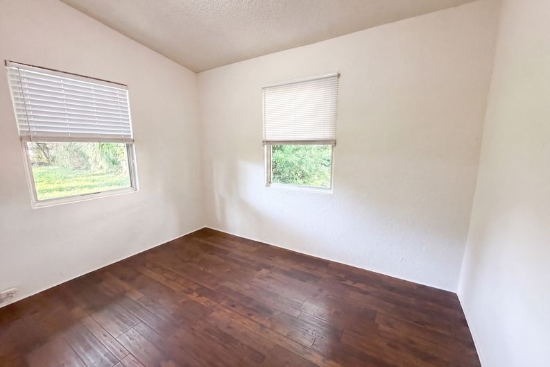 Photo 13 of 19 of 1834 Brooker Rd, Jacksonville, FL