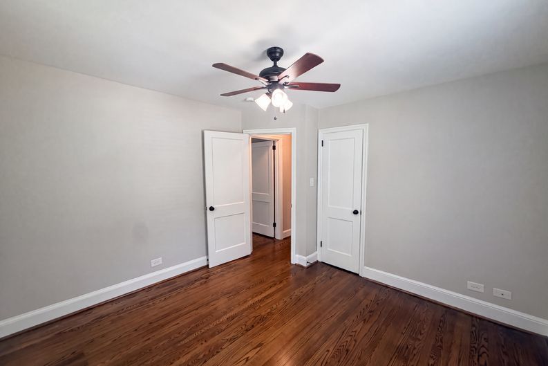 Photo 12 of 17 of 1712 N Roxboro St, Durham, NC