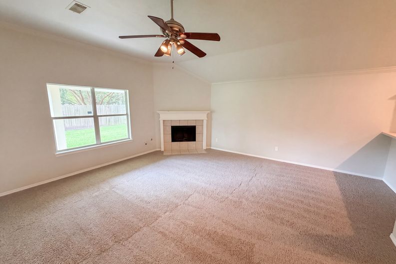 Photo 13 of 25 of 1028 Rio Grande St, League City, TX