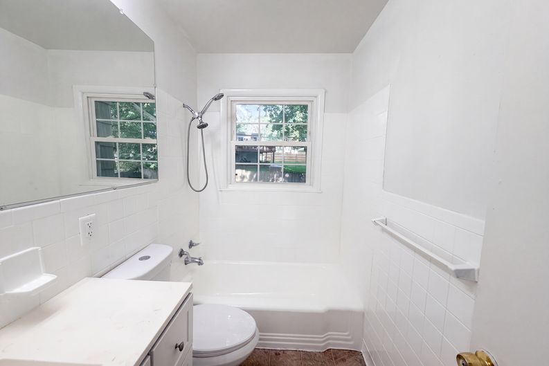 Photo 9 of 20 of 12904 E 54th St, Kansas City, MO