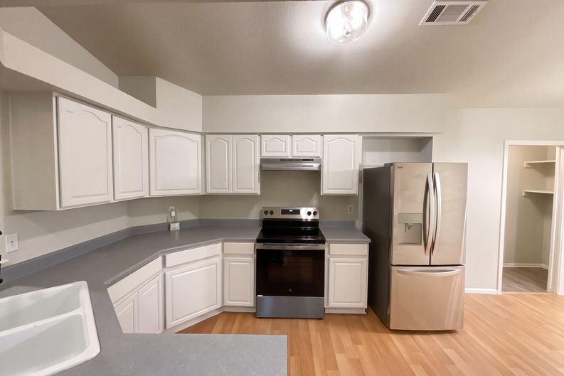 Photo 6 of 20 of 9210 Greens Pt, San Antonio, TX