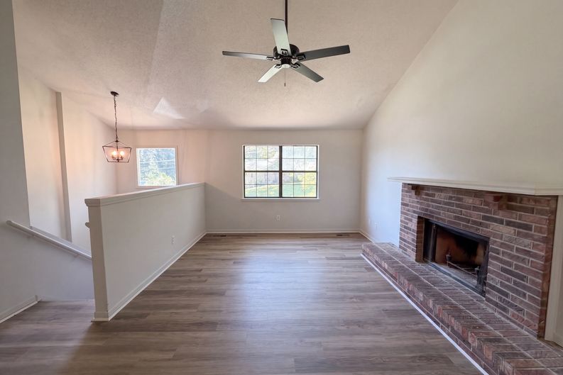 Photo 3 of 29 of 8911 Quail Run Dr, Chattanooga, TN