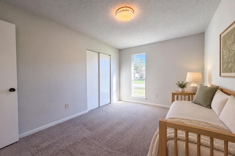 Photo 14 of 21 of 8965 Grampian Dr N, Jacksonville, FL