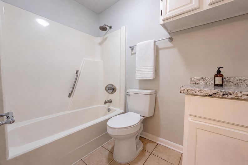 Photo 16 of 17 of 909 Axis Cir, Hope Mills, NC