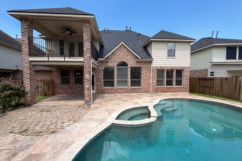 Photo 32 of 36 of 15822 Maple Shores Dr, Houston, TX