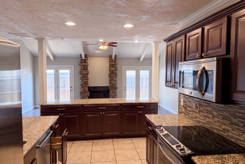 Photo 16 of 21 of 1409 S Walnut Ave, Broken Arrow, OK
