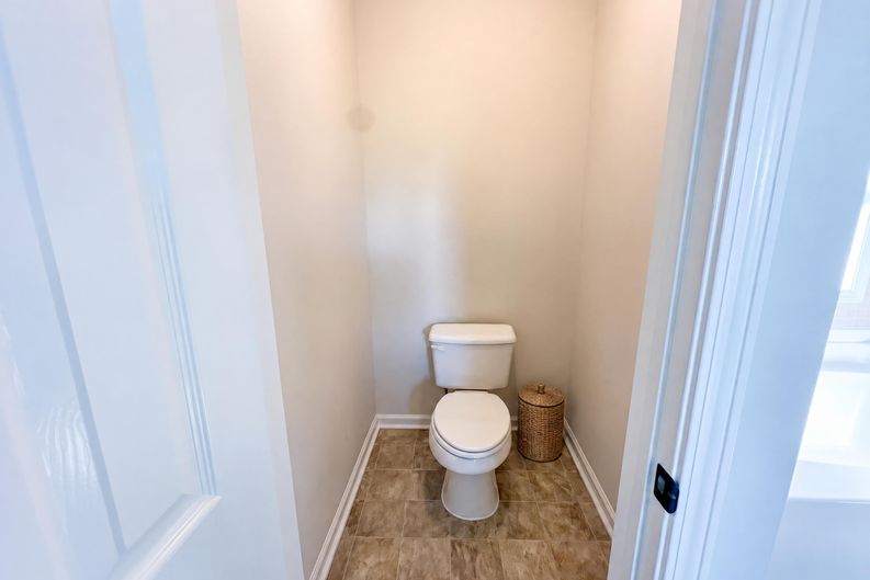 Photo 33 of 53 of 6730 Island Pointe Dr, Buford, GA