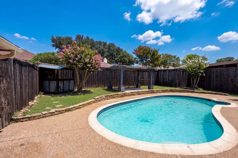 Photo 17 of 18 of 1613 Mullins Dr, Plano, TX