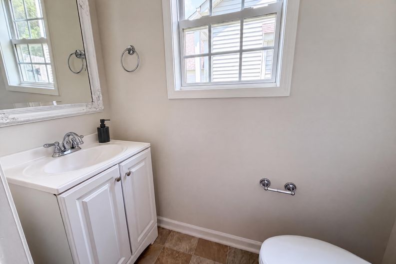 Photo 14 of 17 of 5714 Waverly Lynn Ln, Charlotte, NC