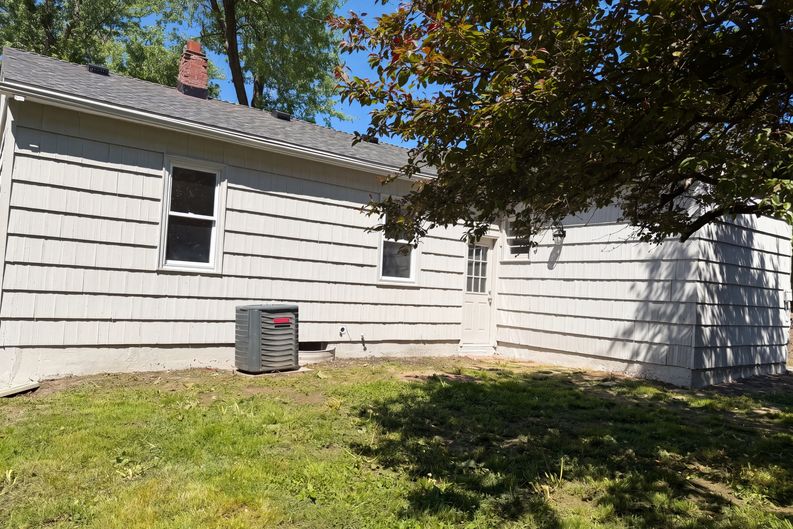 Photo 5 of 20 of 5333 N Euclid Ave, Kansas City, MO
