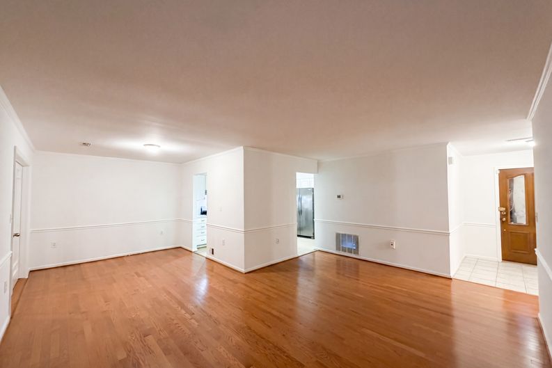 Photo 14 of 51 of 8947 Rosewood St, Manassas, VA