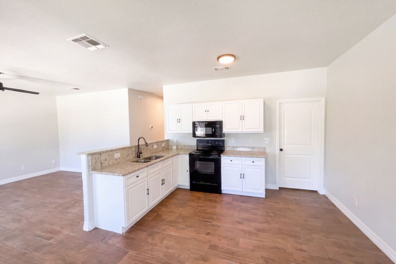 Photo 16 of 18 of 102 Bowdoin St, San Antonio, TX