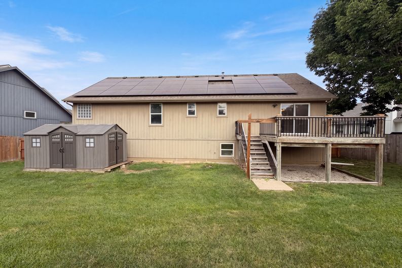 Photo 5 of 22 of 403 S Lakeshore Dr, Raymore, MO