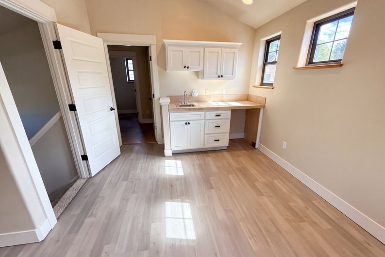 Photo 12 of 26 of 1125 W 28th Ave, Eugene, OR